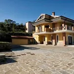瓦坎扎别墅极光之家招待所 度假居 Laureana Cilento