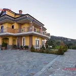 瓦坎扎别墅极光之家招待所 度假居 Laureana Cilento