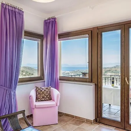 Casa Aurora Holiday home Laureana Cilento