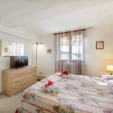 Holiday home Casa Aurora Laureana Cilento